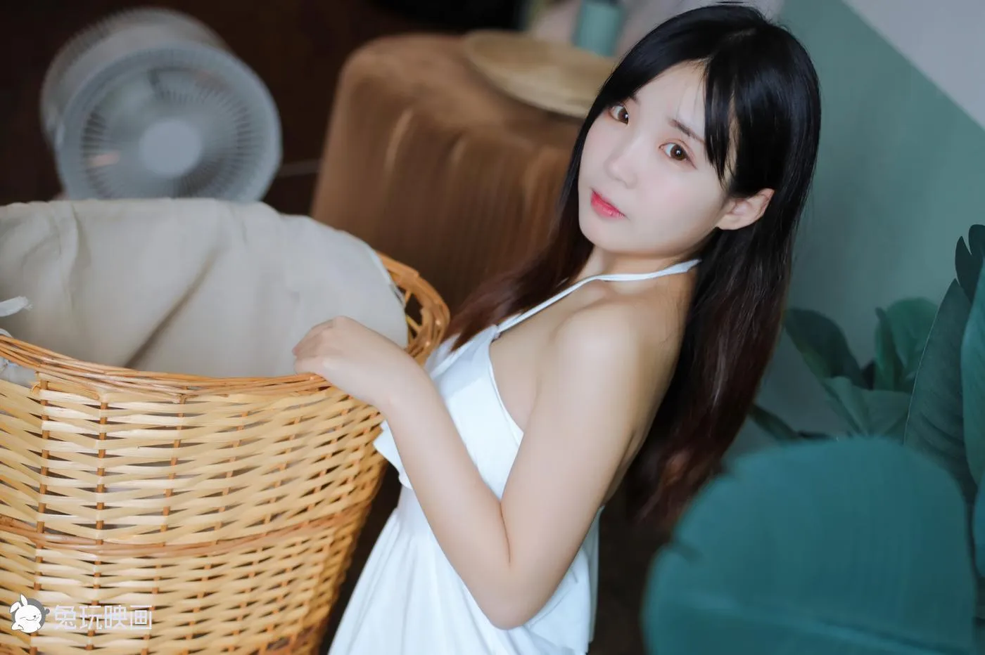 御子Yumiko – NO.06 御子的白裙 [47P]插图9